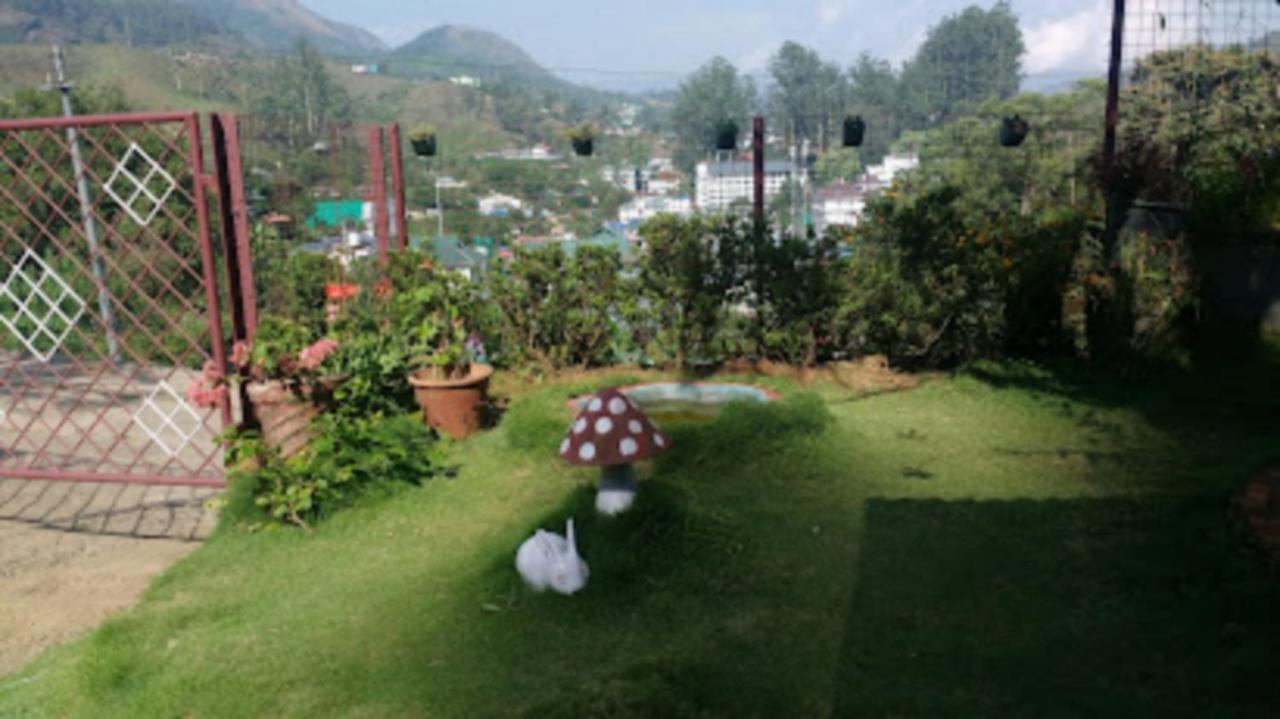 Hotel Rheinberg Town Haus Munnar Esterno foto