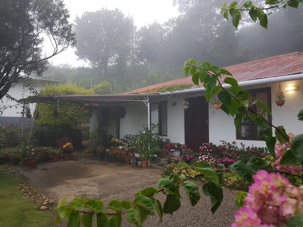 Hotel Rheinberg Town Haus Munnar Esterno foto