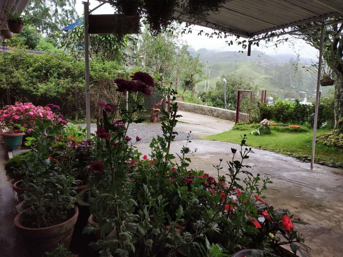 Hotel Rheinberg Town Haus Munnar Esterno foto